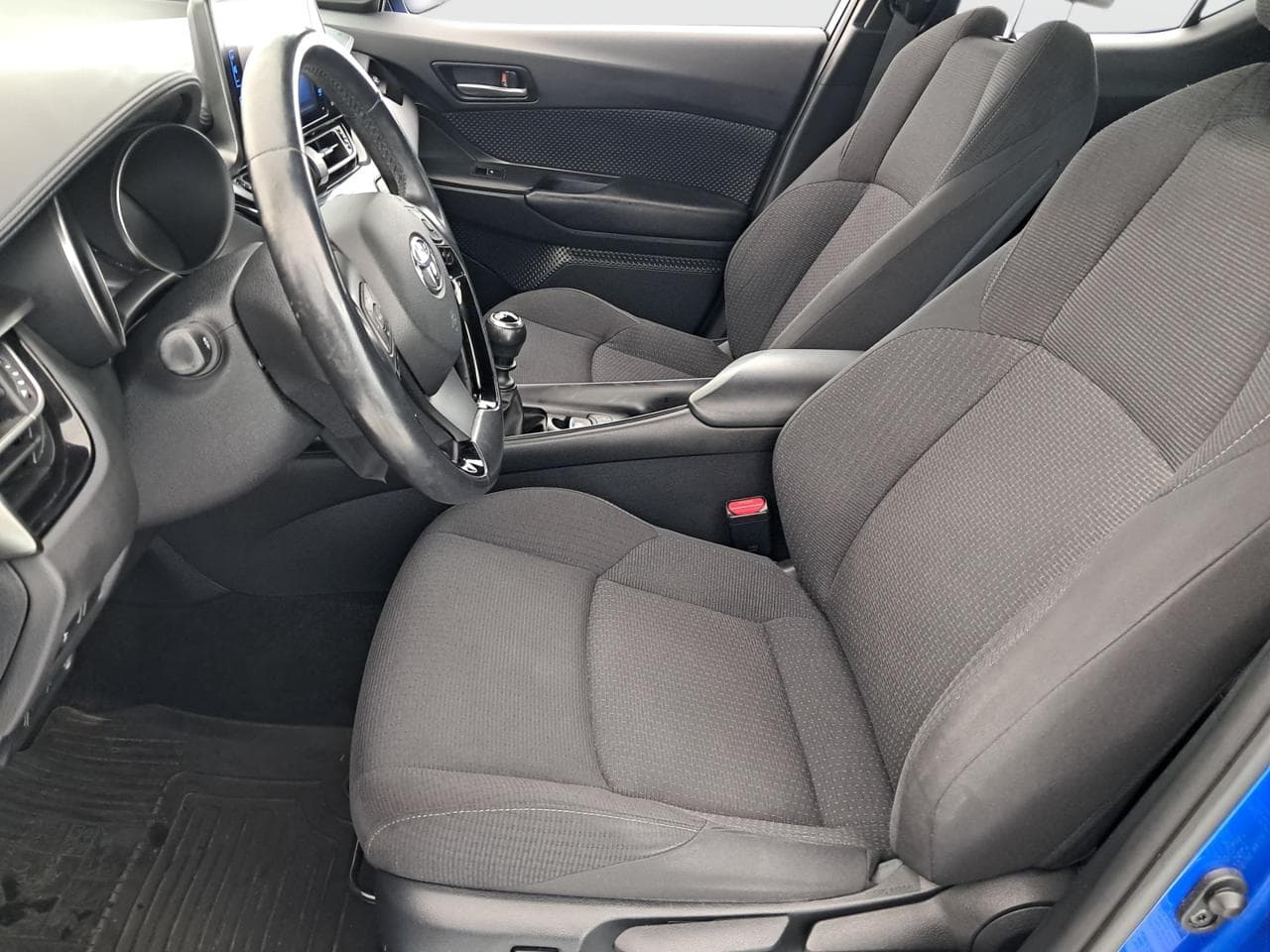 2017 Toyota C-HR - 16