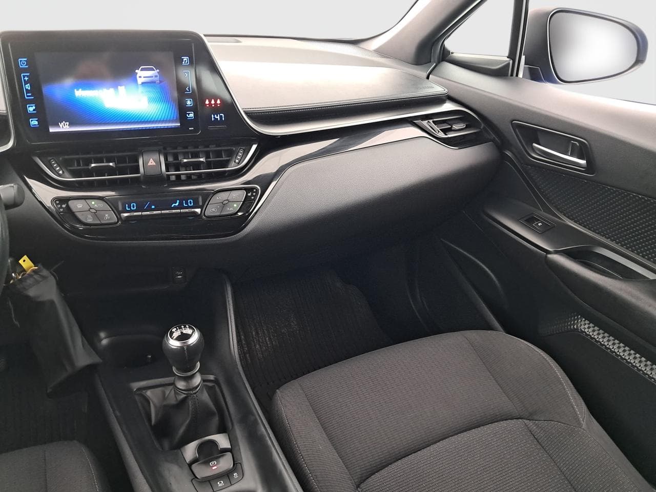 2017 Toyota C-HR - 11