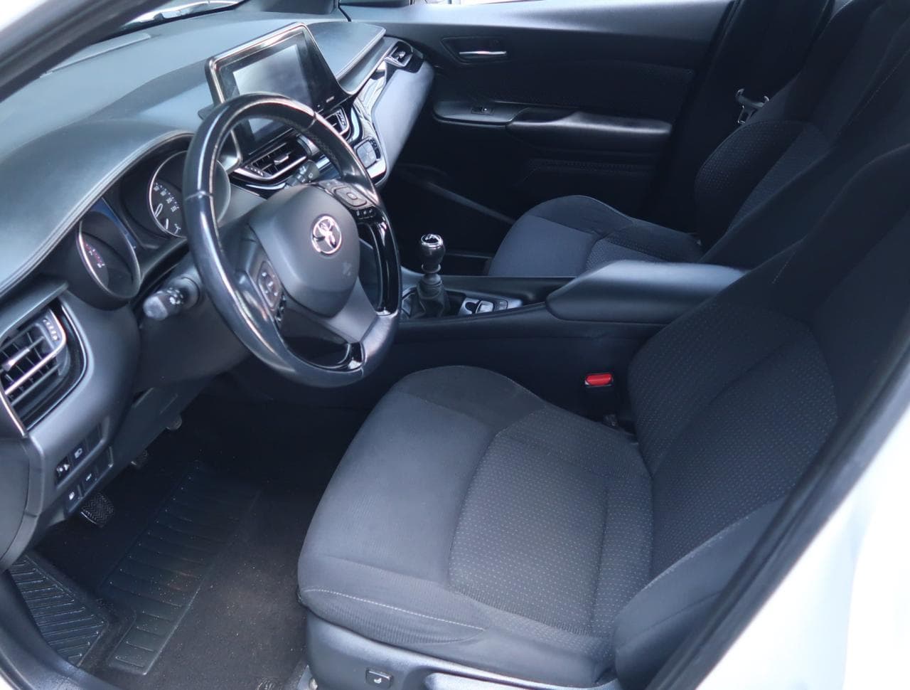 2018 Toyota C-HR - 16