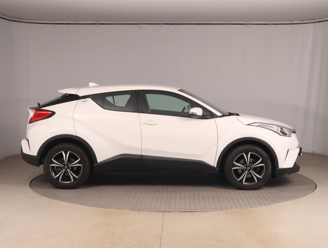 2018 Toyota C-HR - 8