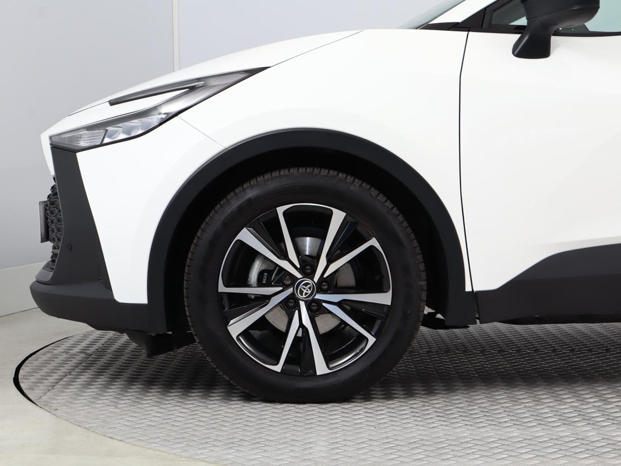 2024 Toyota C-HR - 19