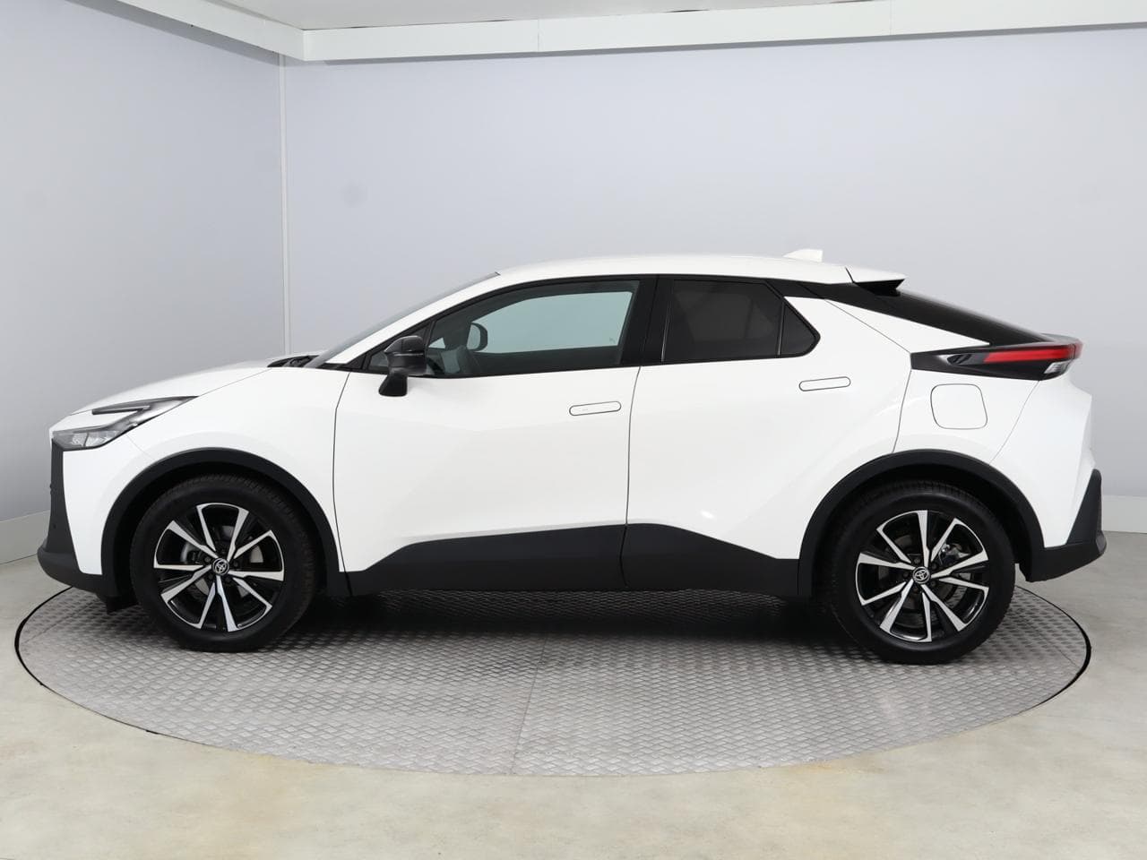 2024 Toyota C-HR - 4