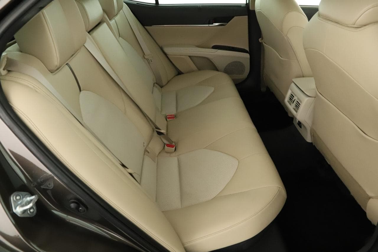 2020 Toyota CAMRY - 11