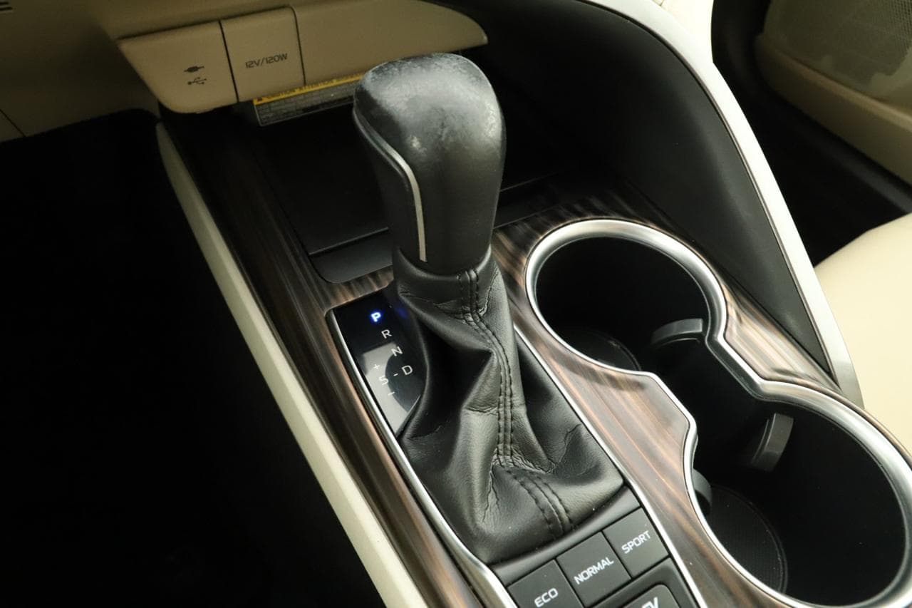 2020 Toyota CAMRY - 19