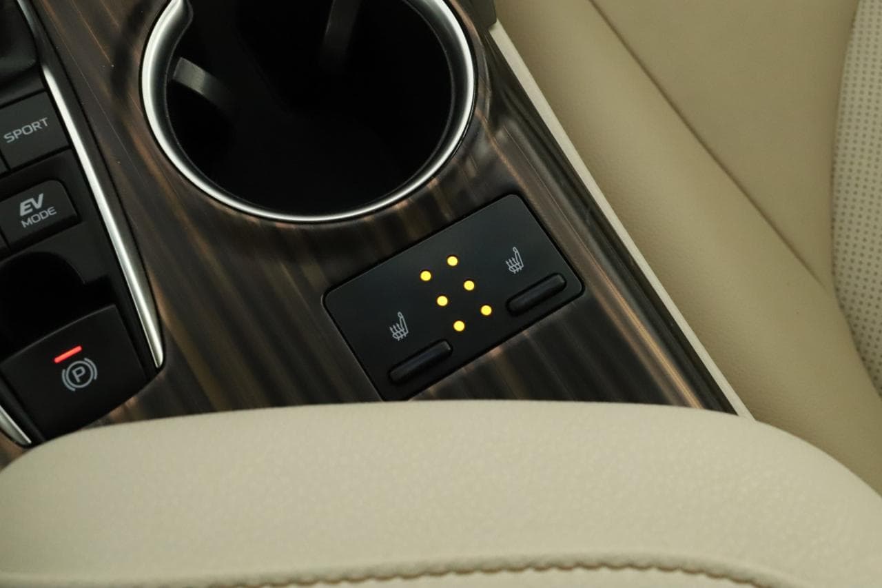 2020 Toyota CAMRY - 20