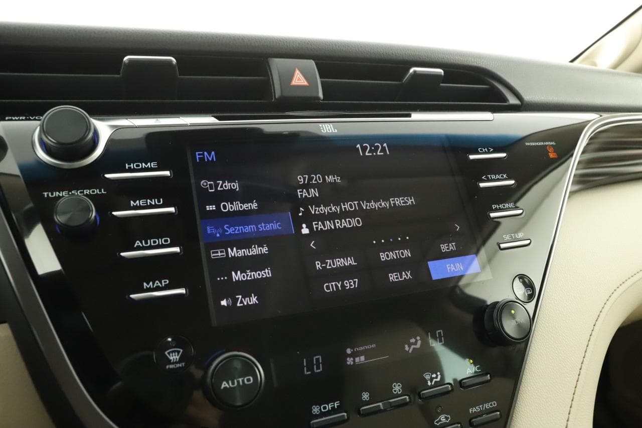 2020 Toyota CAMRY - 18