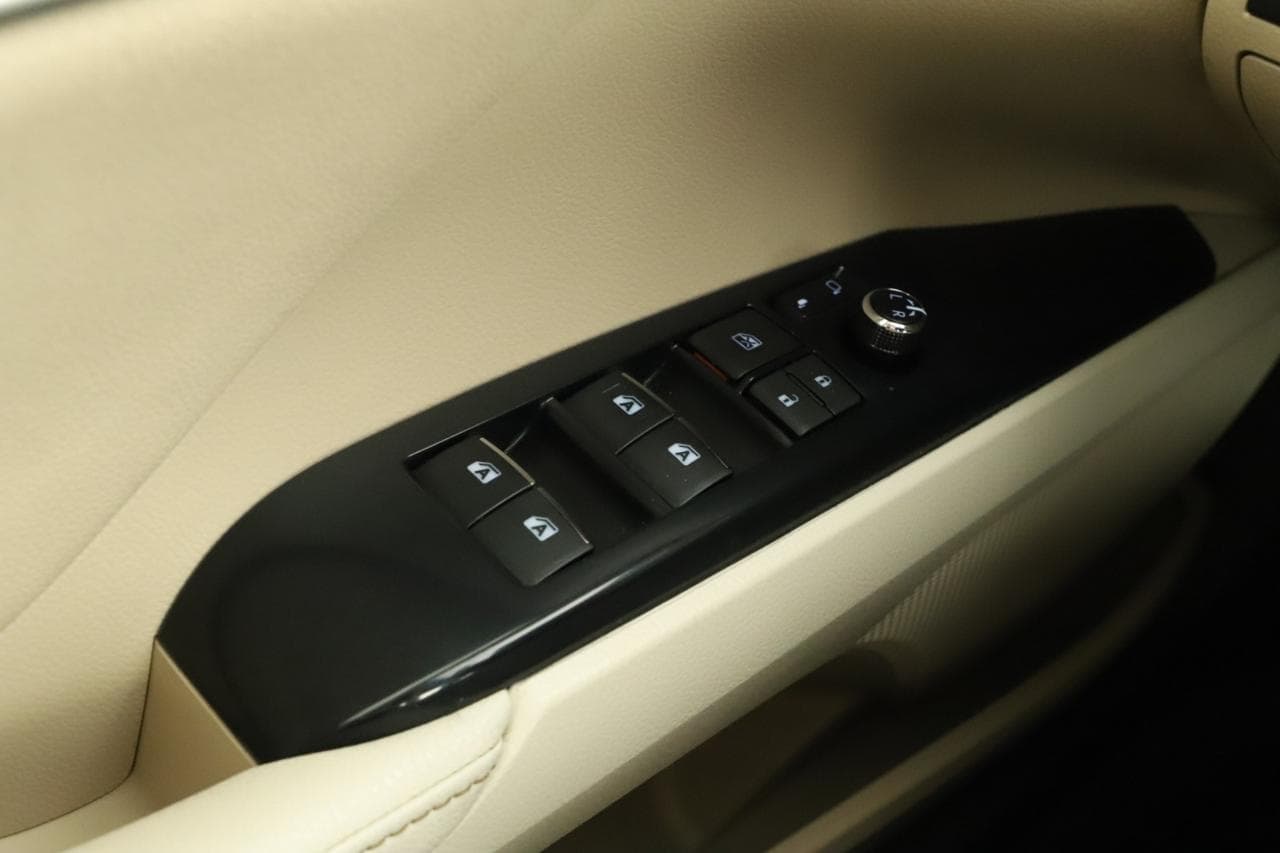 2020 Toyota CAMRY - 16