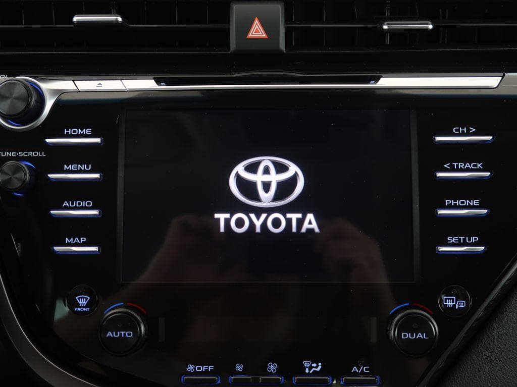 2019 Toyota CAMRY - 18