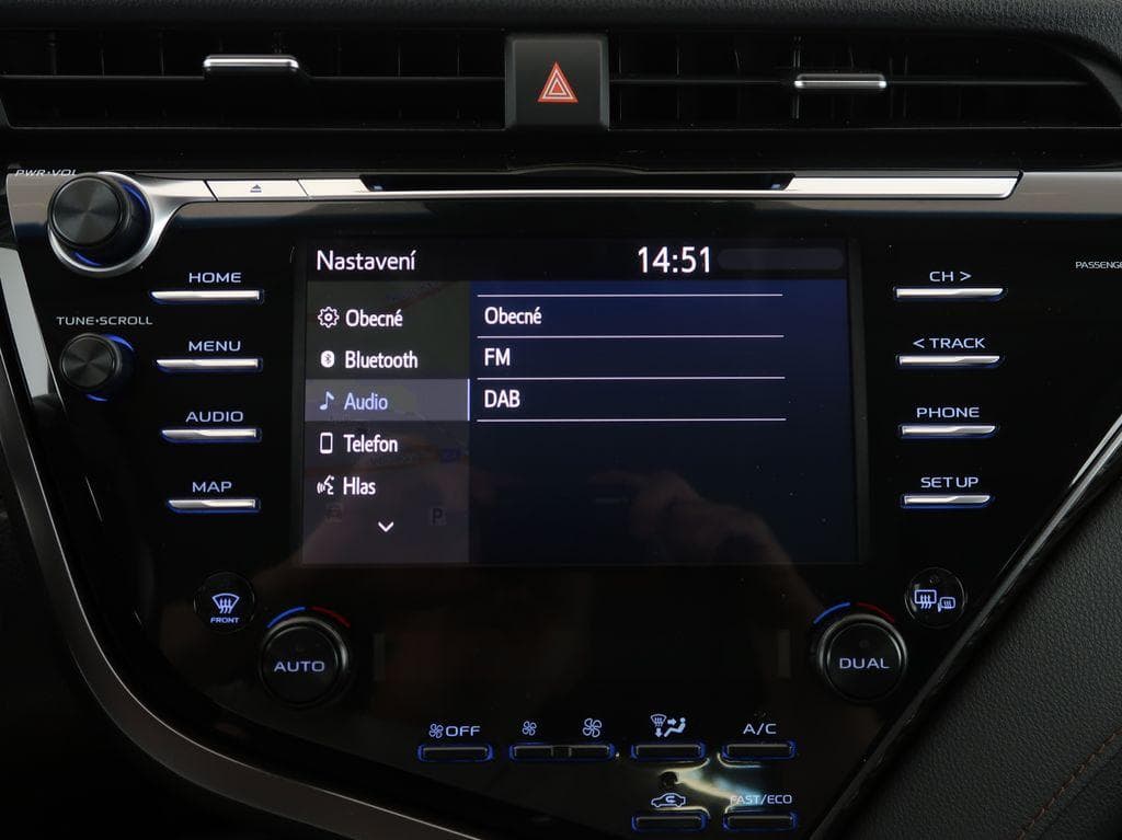 2019 Toyota CAMRY - 19