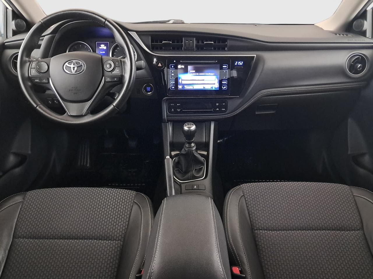 2017 Toyota COROLLA - 18