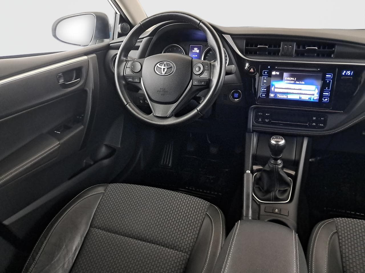 2017 Toyota COROLLA - 16