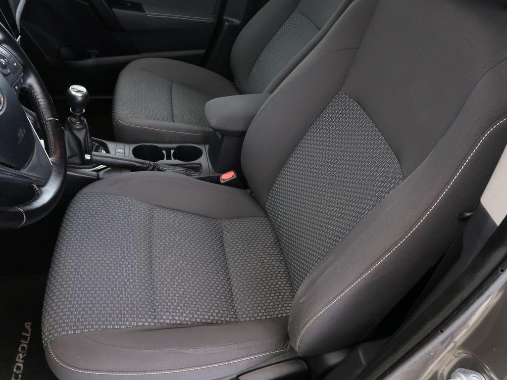 2017 Toyota COROLLA - 9