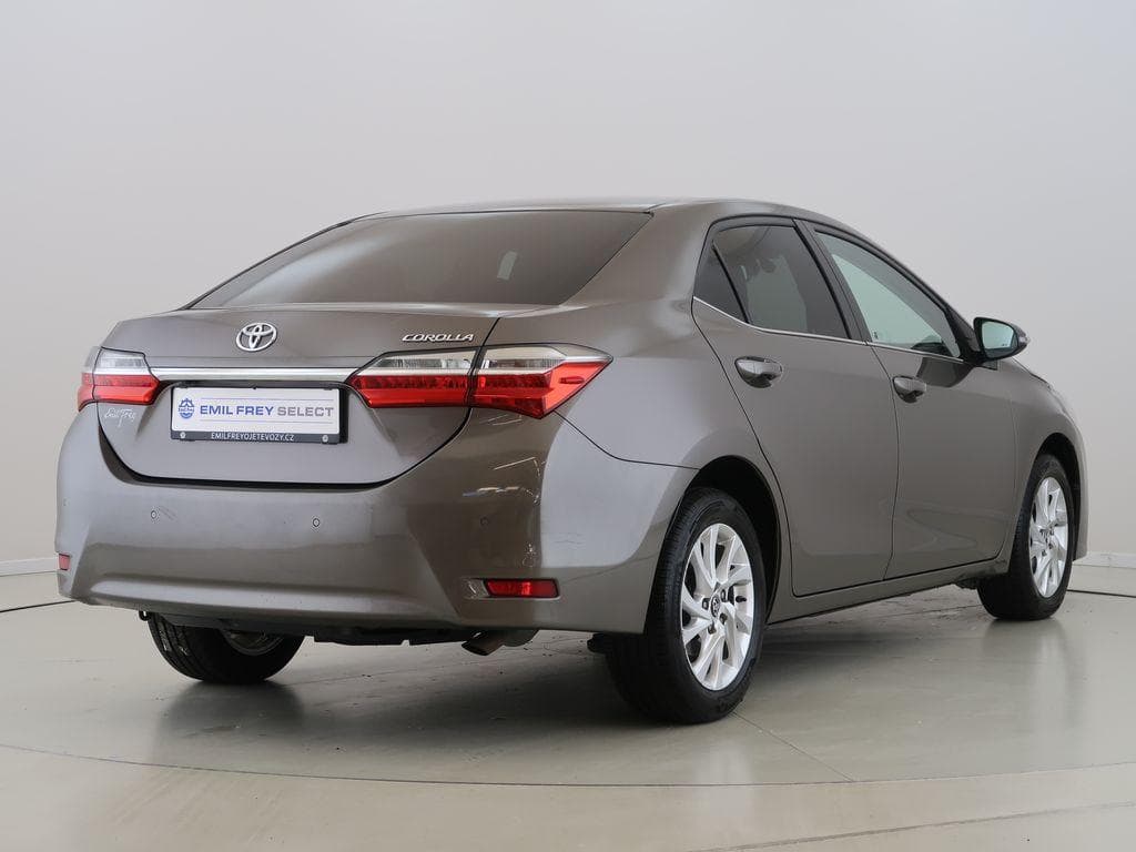2017 Toyota COROLLA - 5