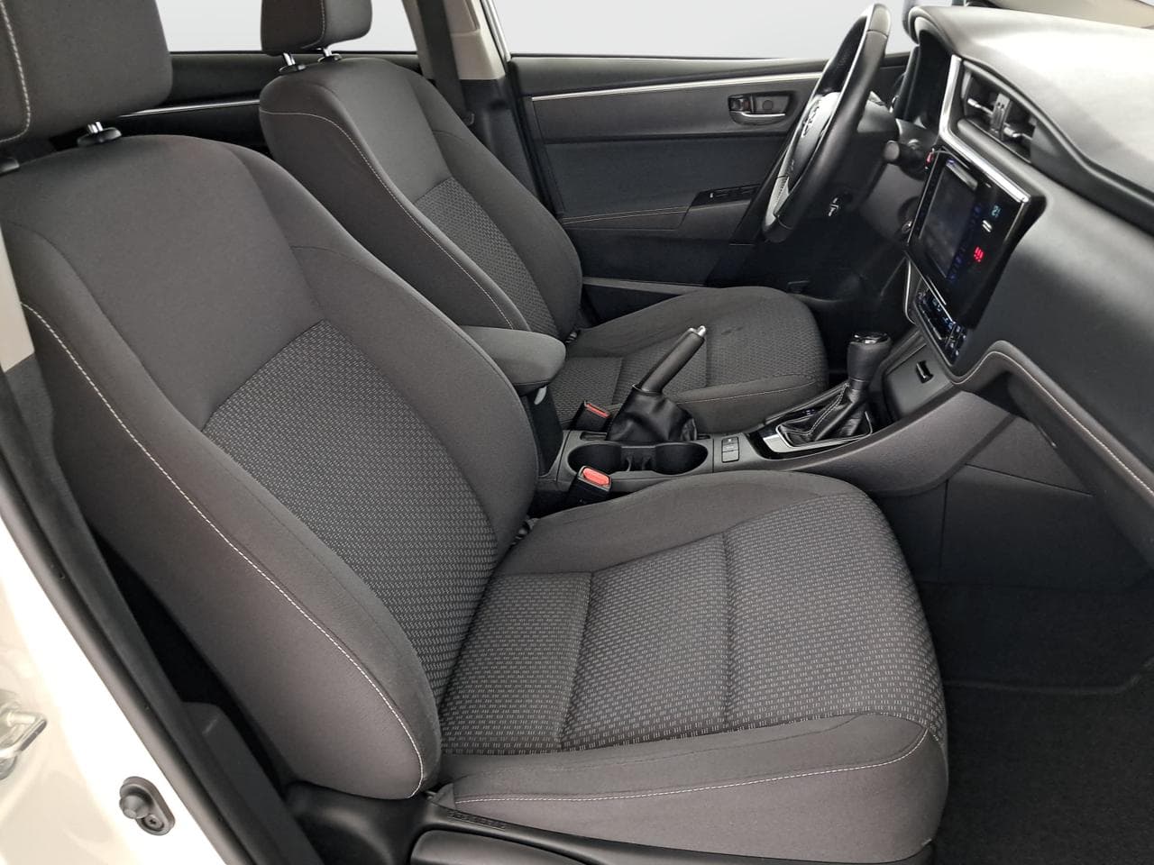 2018 Toyota COROLLA - 12