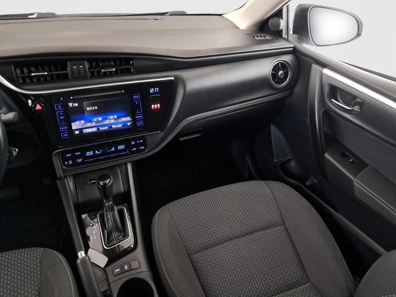 2018 Toyota COROLLA - 11