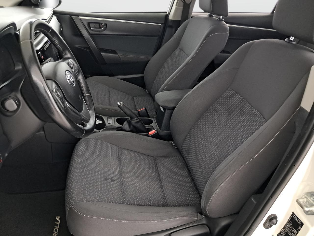 2018 Toyota COROLLA - 16