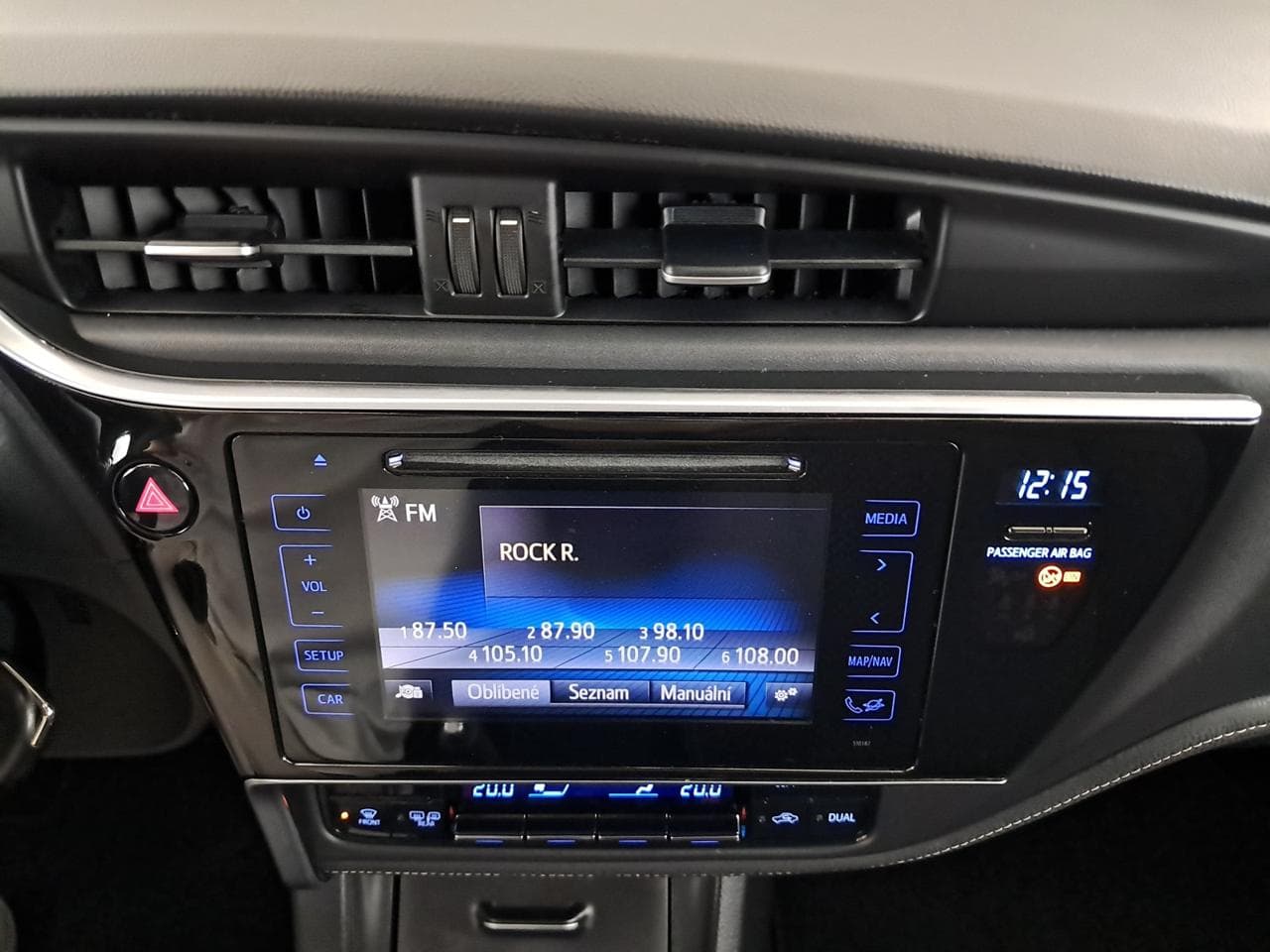 2018 Toyota COROLLA - 18