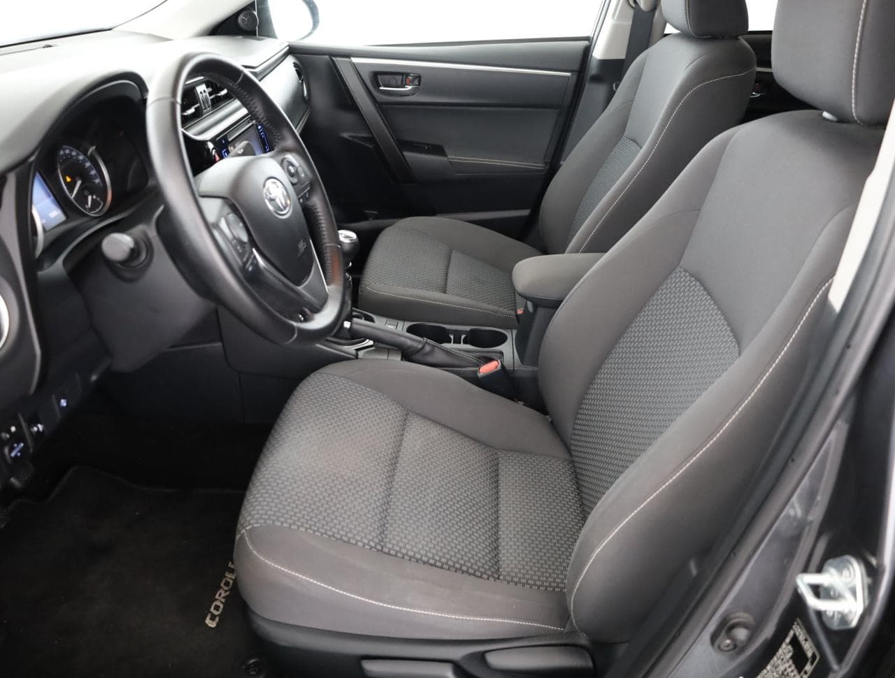 2018 Toyota COROLLA - 13