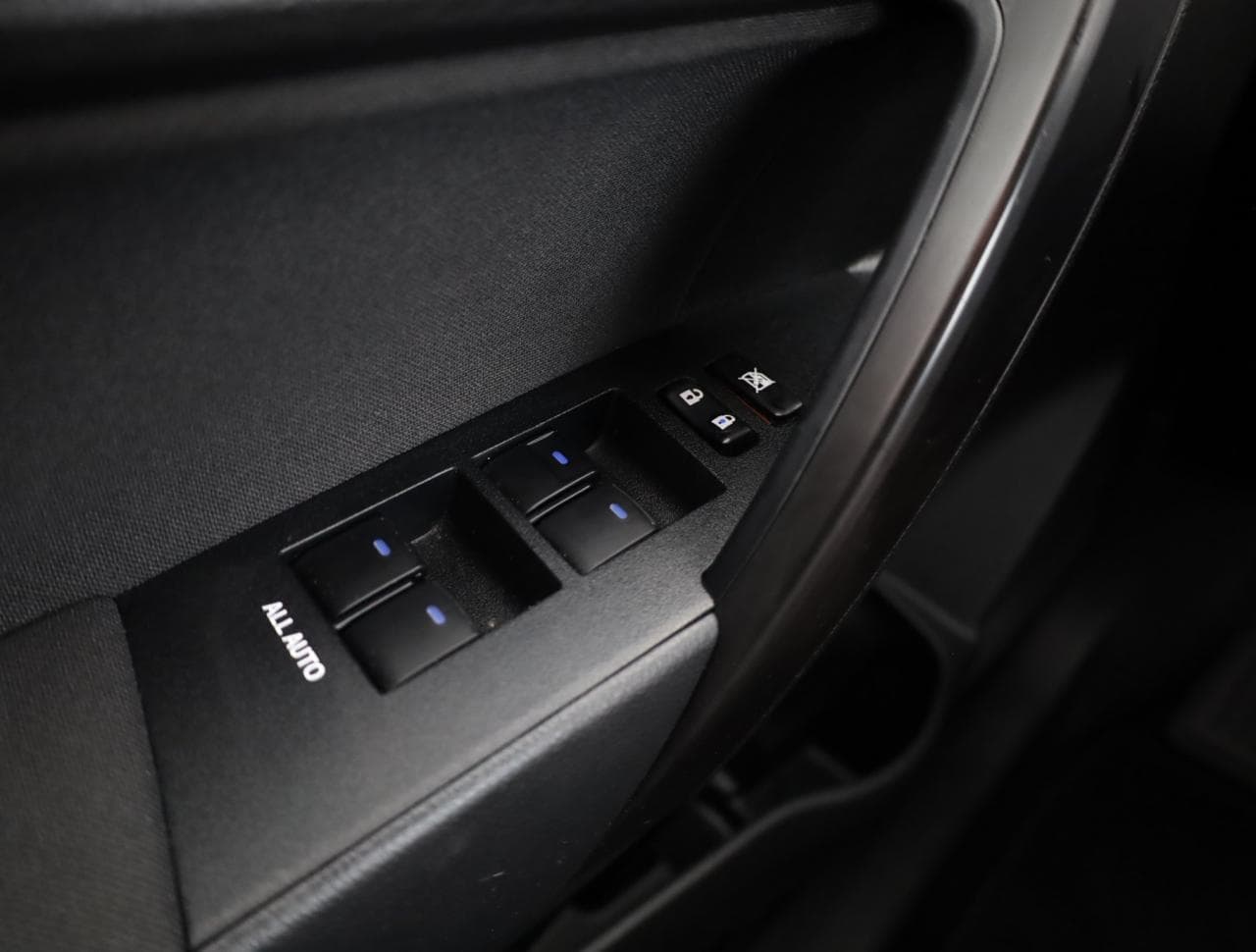 2018 Toyota COROLLA - 17