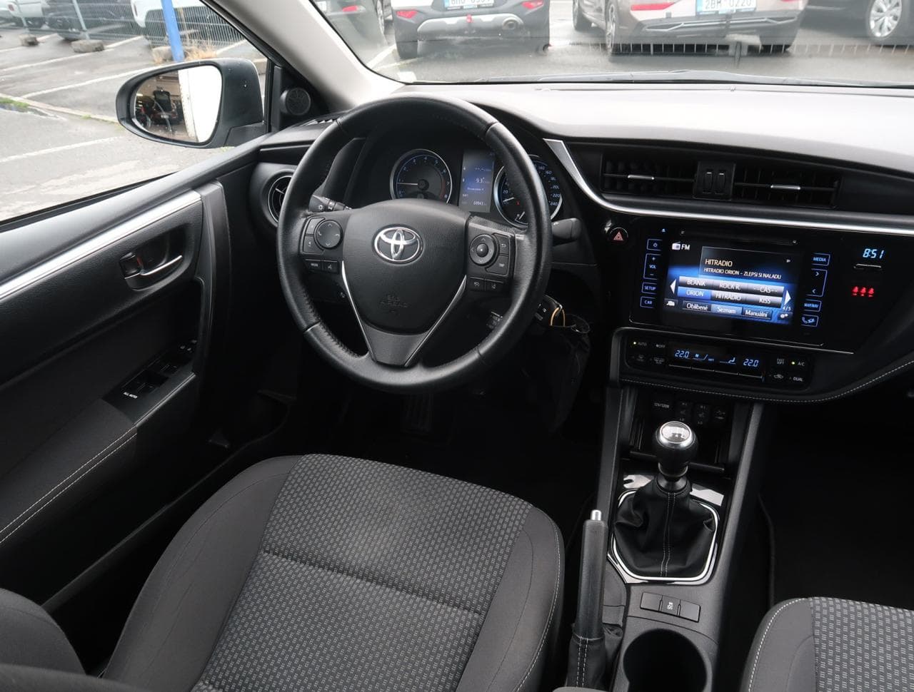 2018 Toyota COROLLA - 9