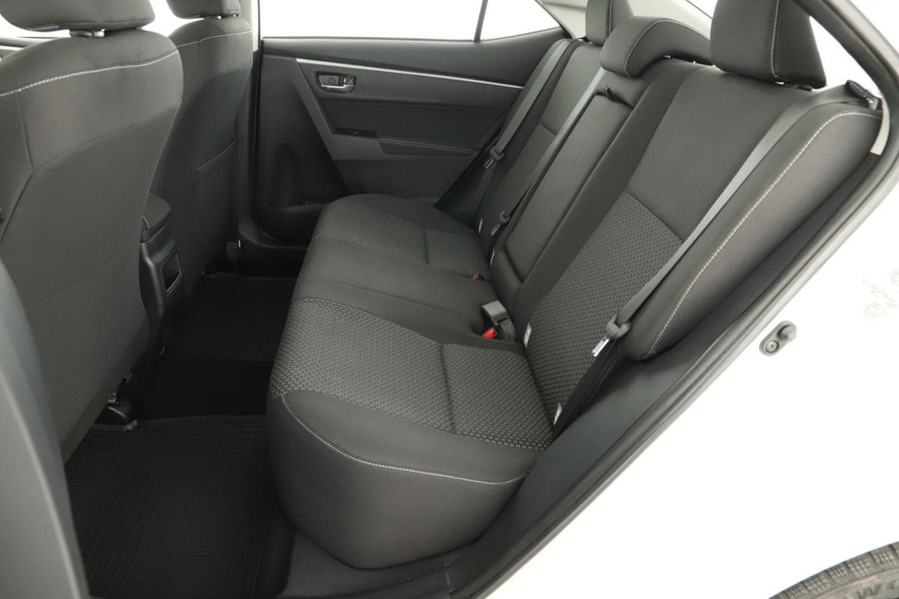 2016 Toyota COROLLA - 11