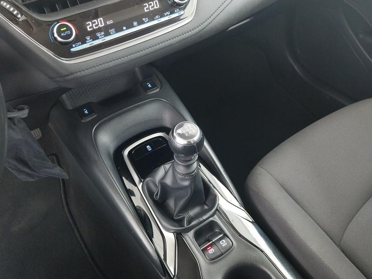 2019 Toyota COROLLA - 19