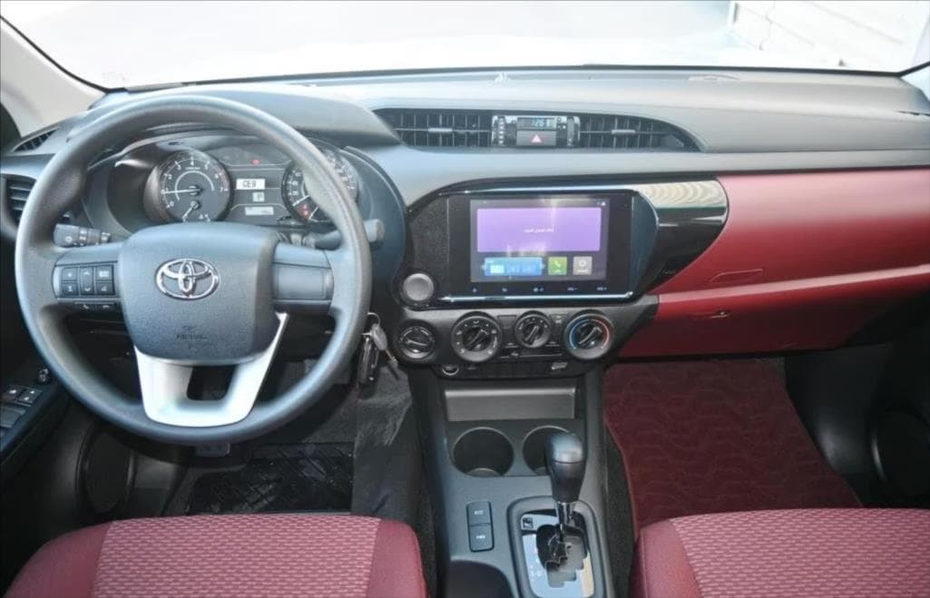 2025 Toyota Hilux - 4