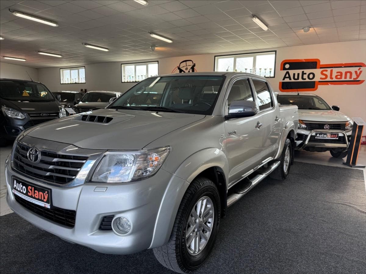 Toyota Hilux 3,0 D-4D manuál,po servisu pick up