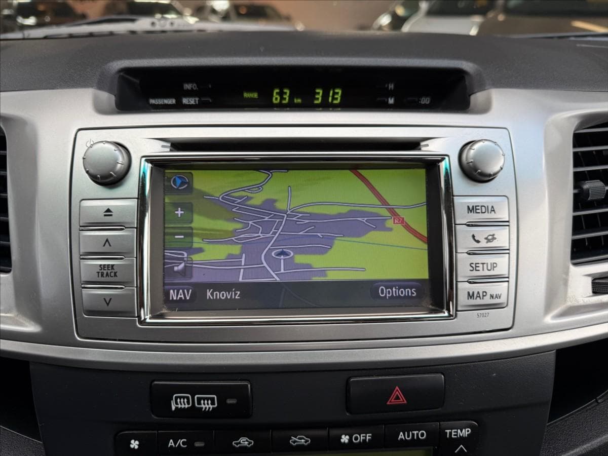 2012 Toyota Hilux - 16