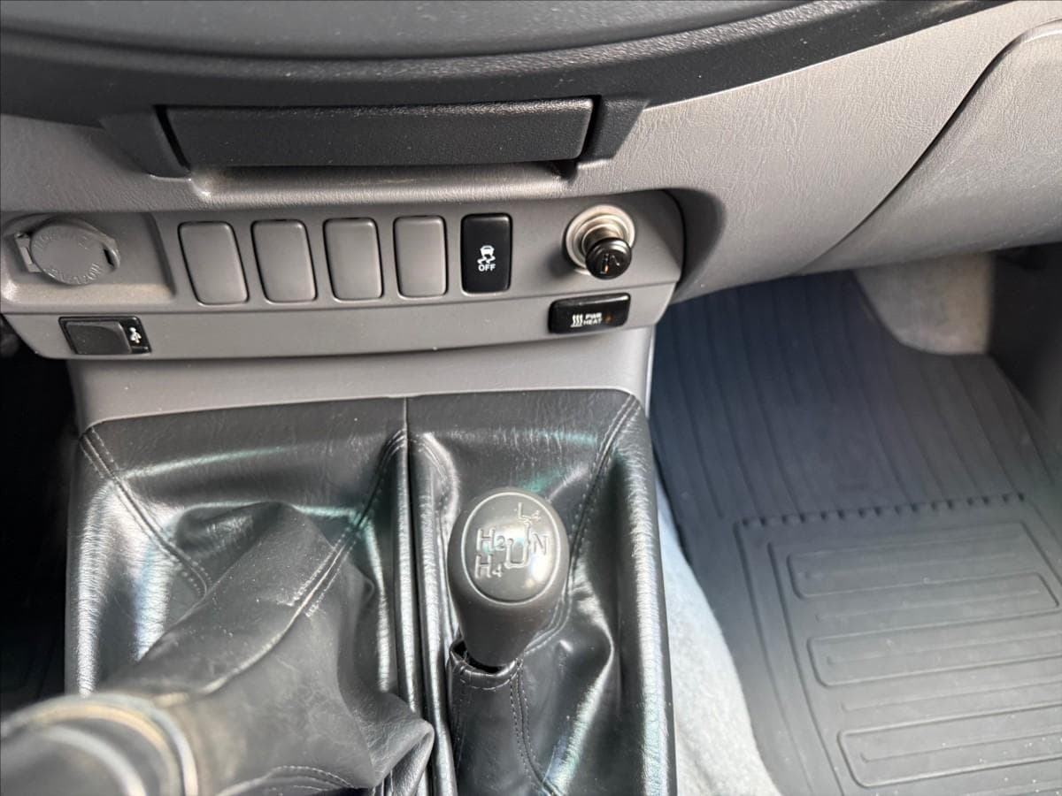 2012 Toyota Hilux - 18