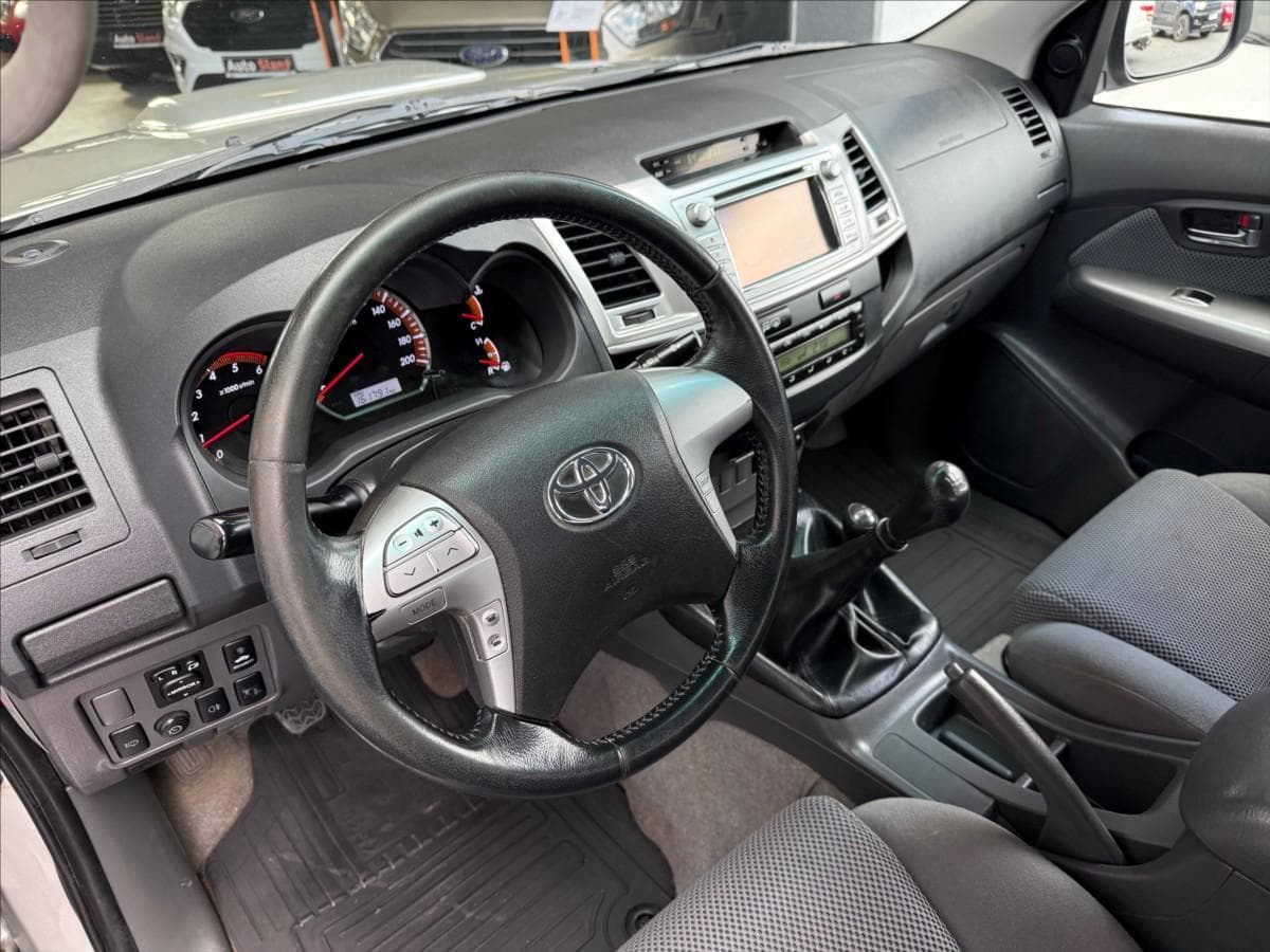 2012 Toyota Hilux - 9