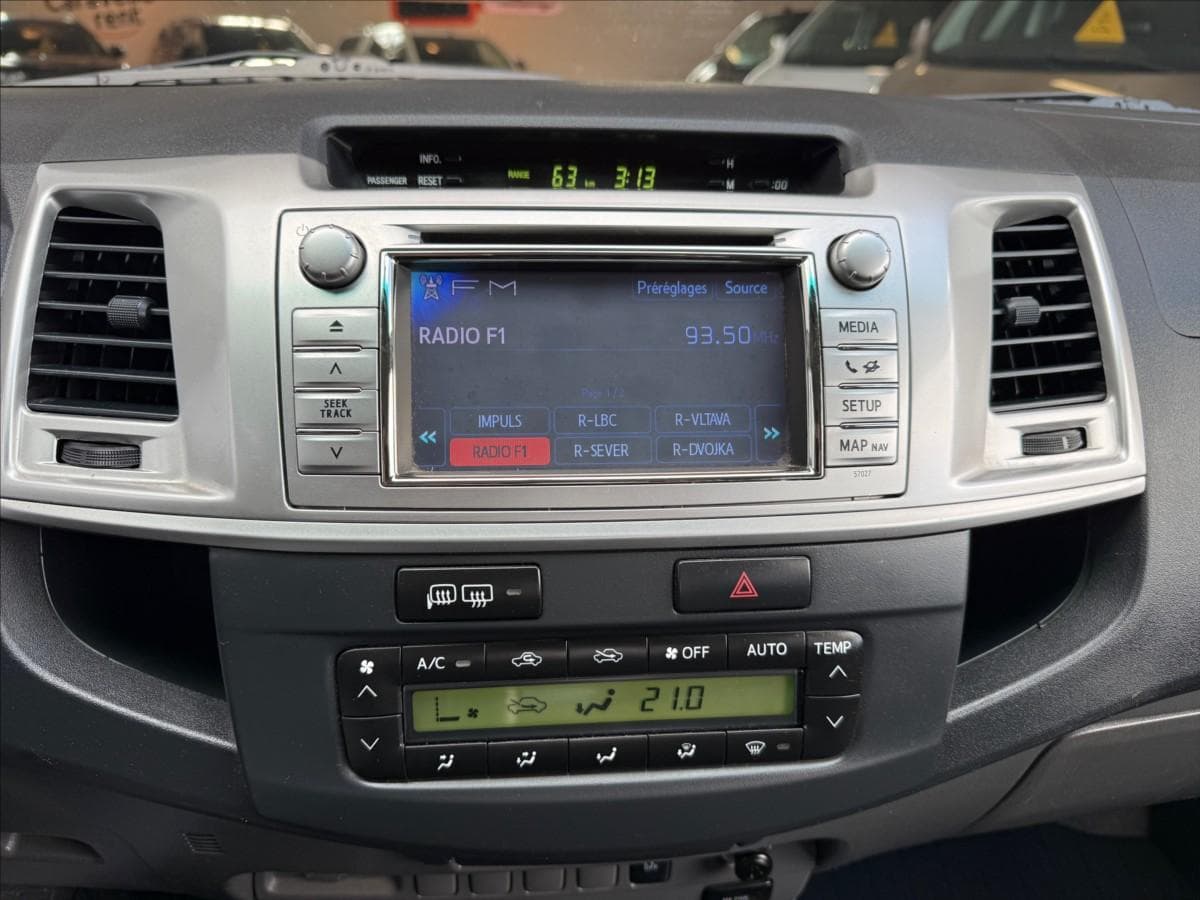 2012 Toyota Hilux - 15