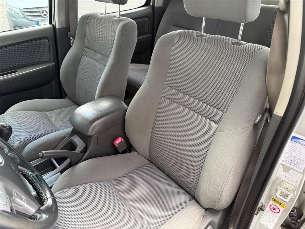 2012 Toyota Hilux - 10