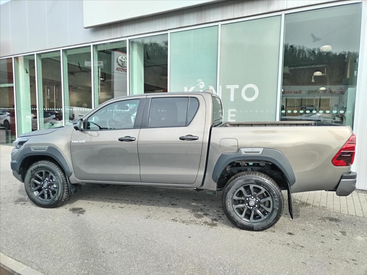 2025 Toyota Hilux - 5