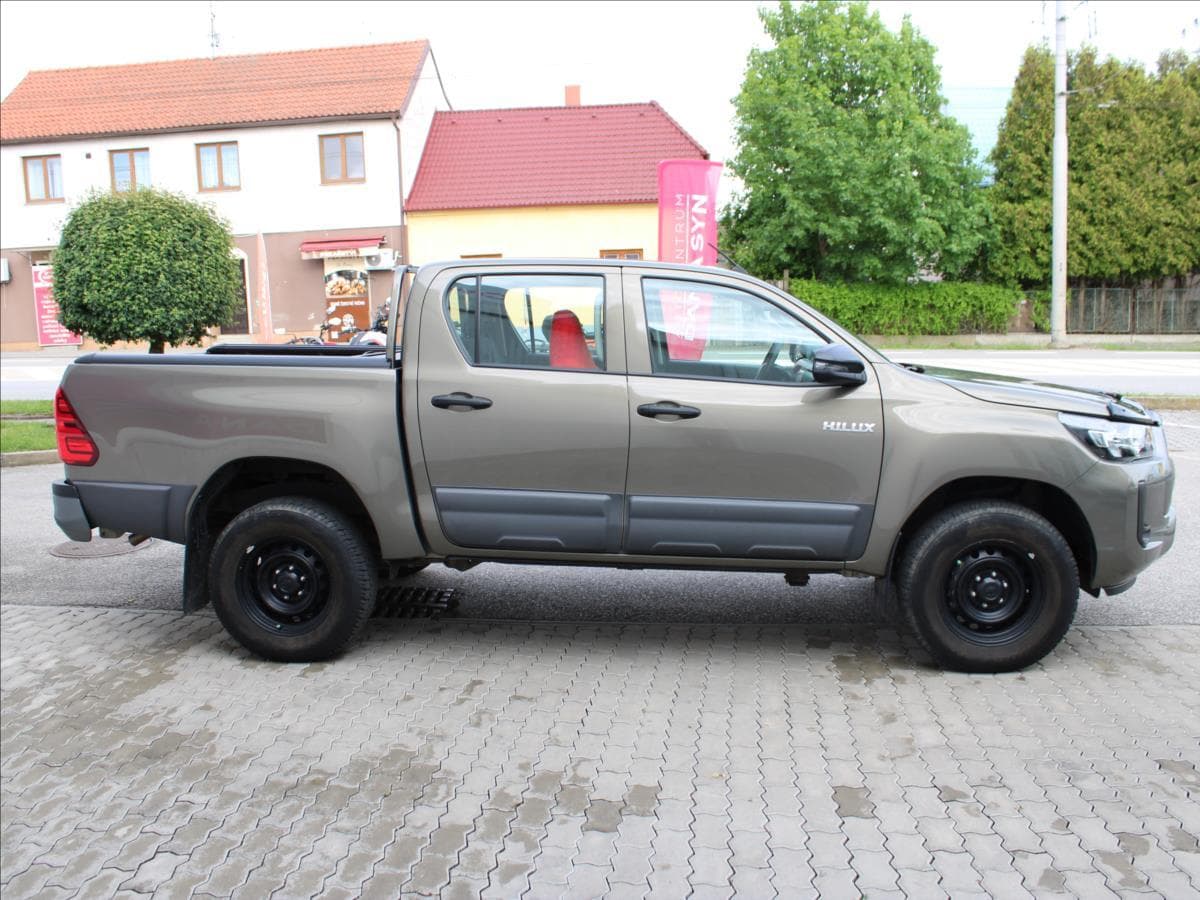 2024 Toyota HILUX - 3