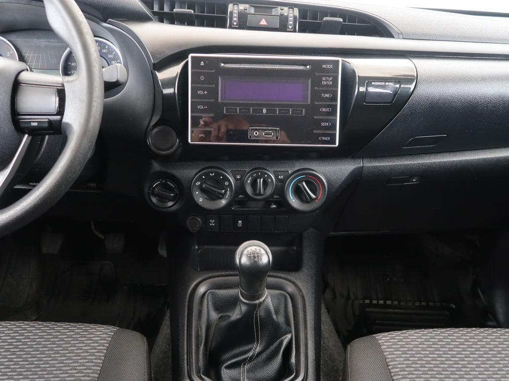 2019 Toyota HILUX - 17