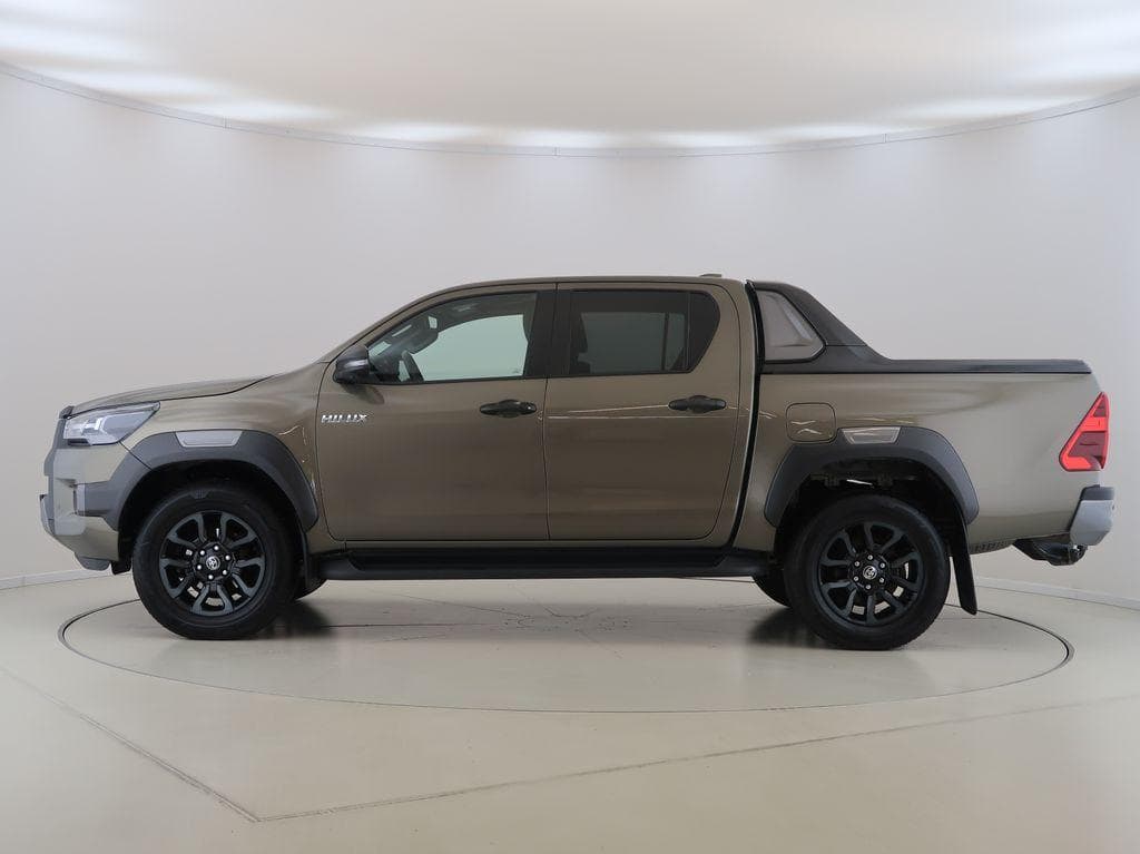 2022 Toyota HILUX - 8