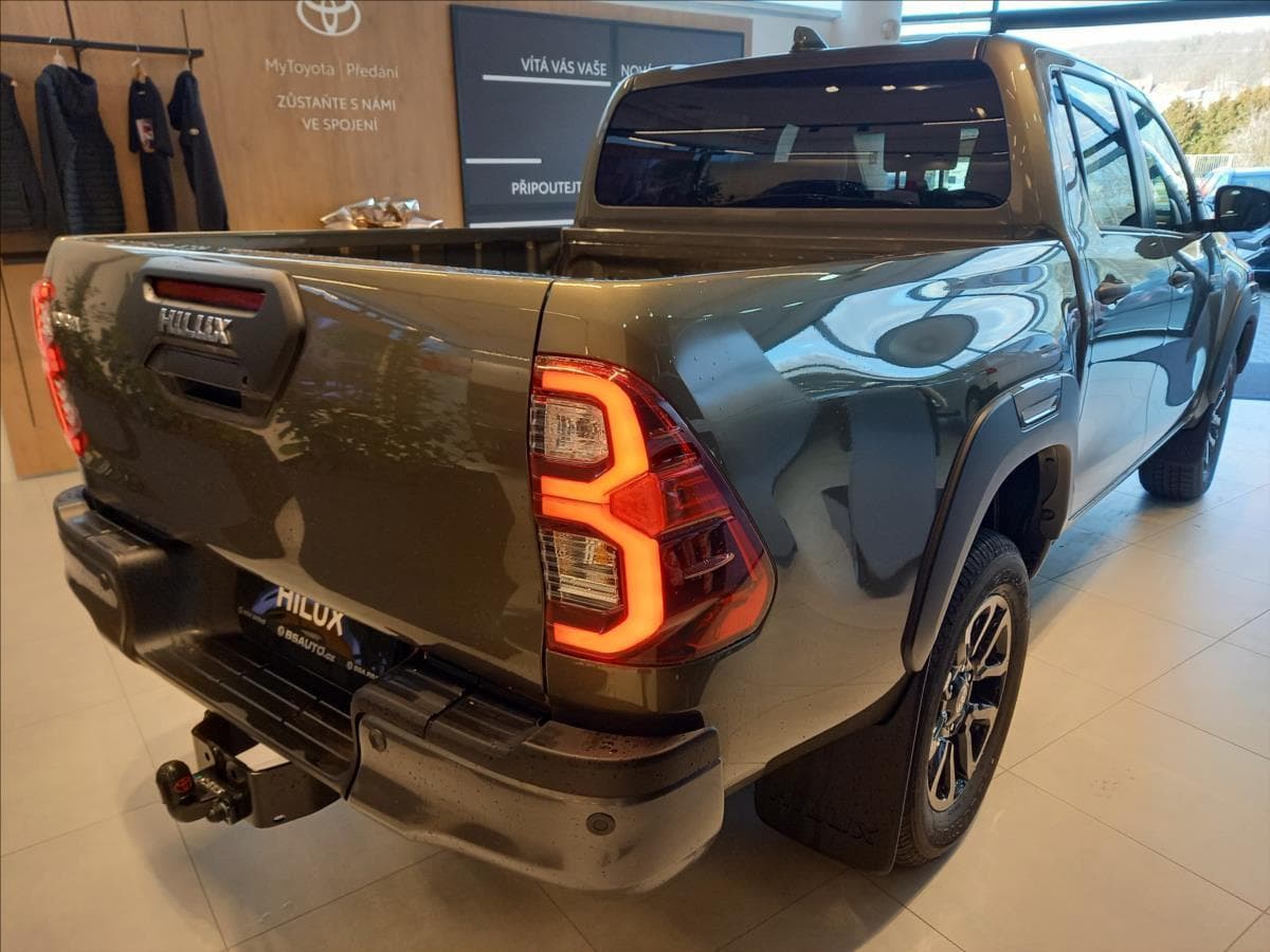 2026 Toyota HILUX - 4