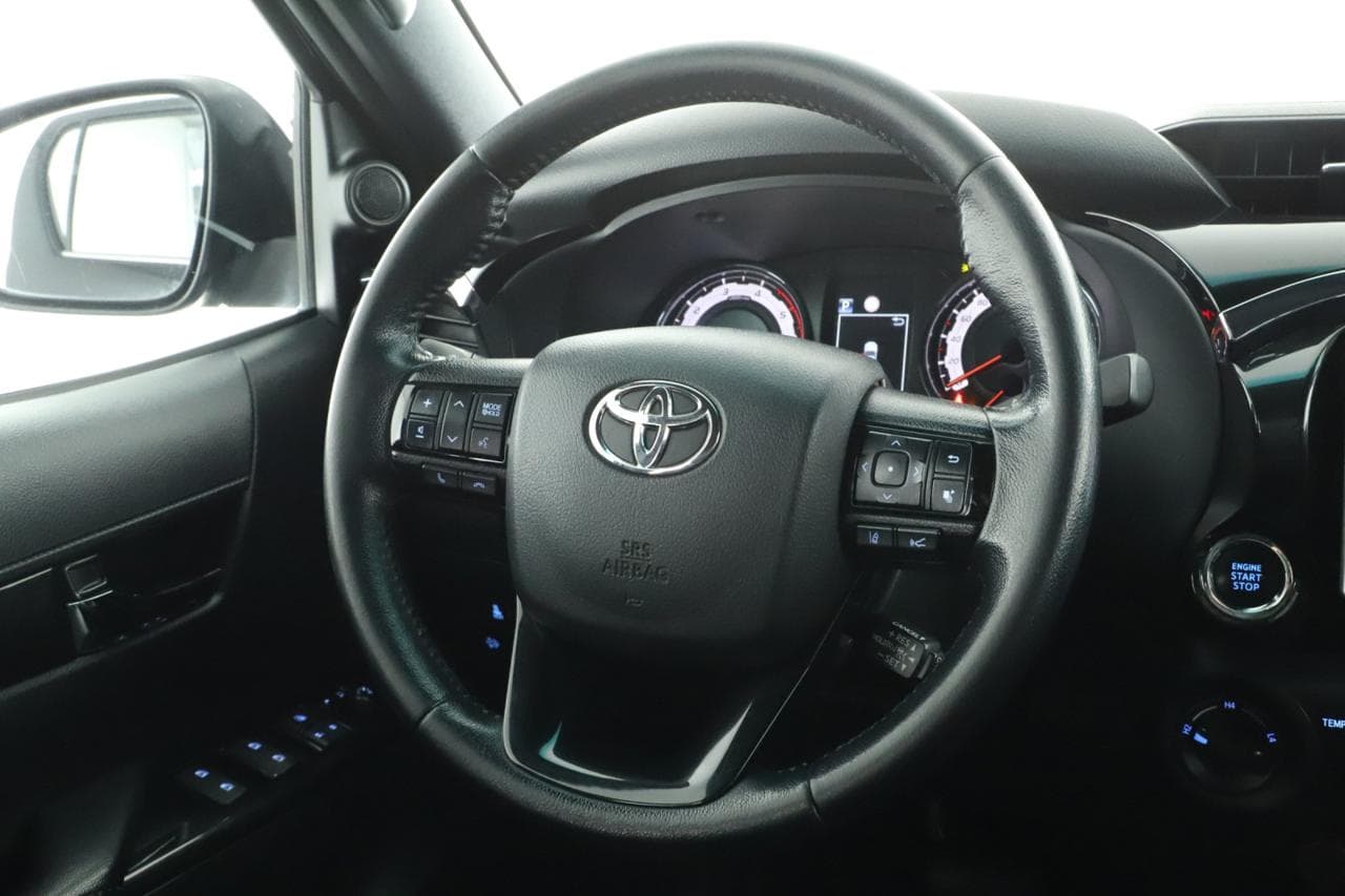 2019 Toyota HILUX - 14