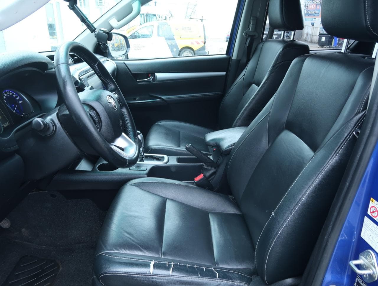 2019 Toyota HILUX - 16