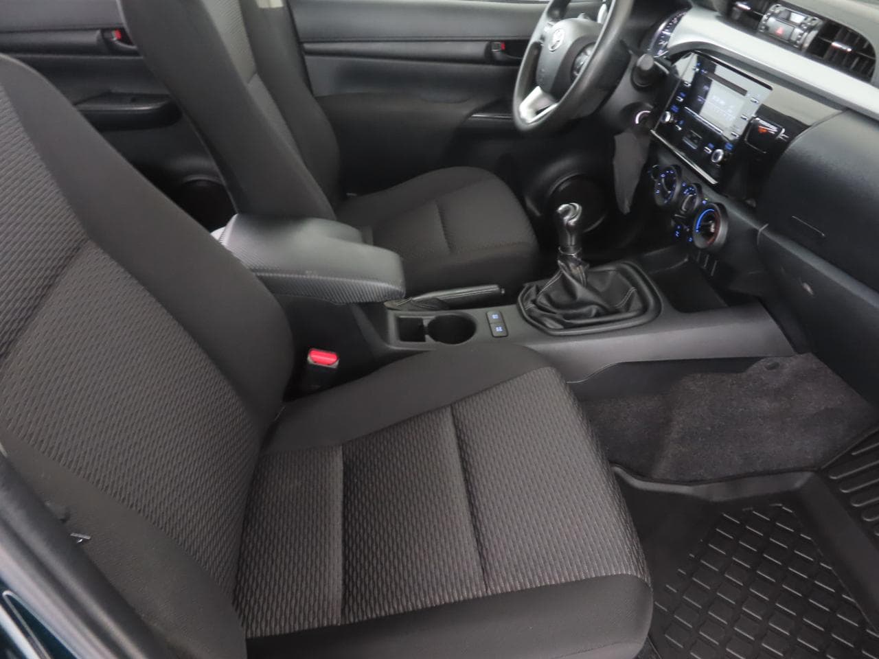 2021 Toyota HILUX - 12
