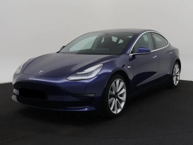 Tesla Model 3 Long Range AWD 75kWh TZ limuzína