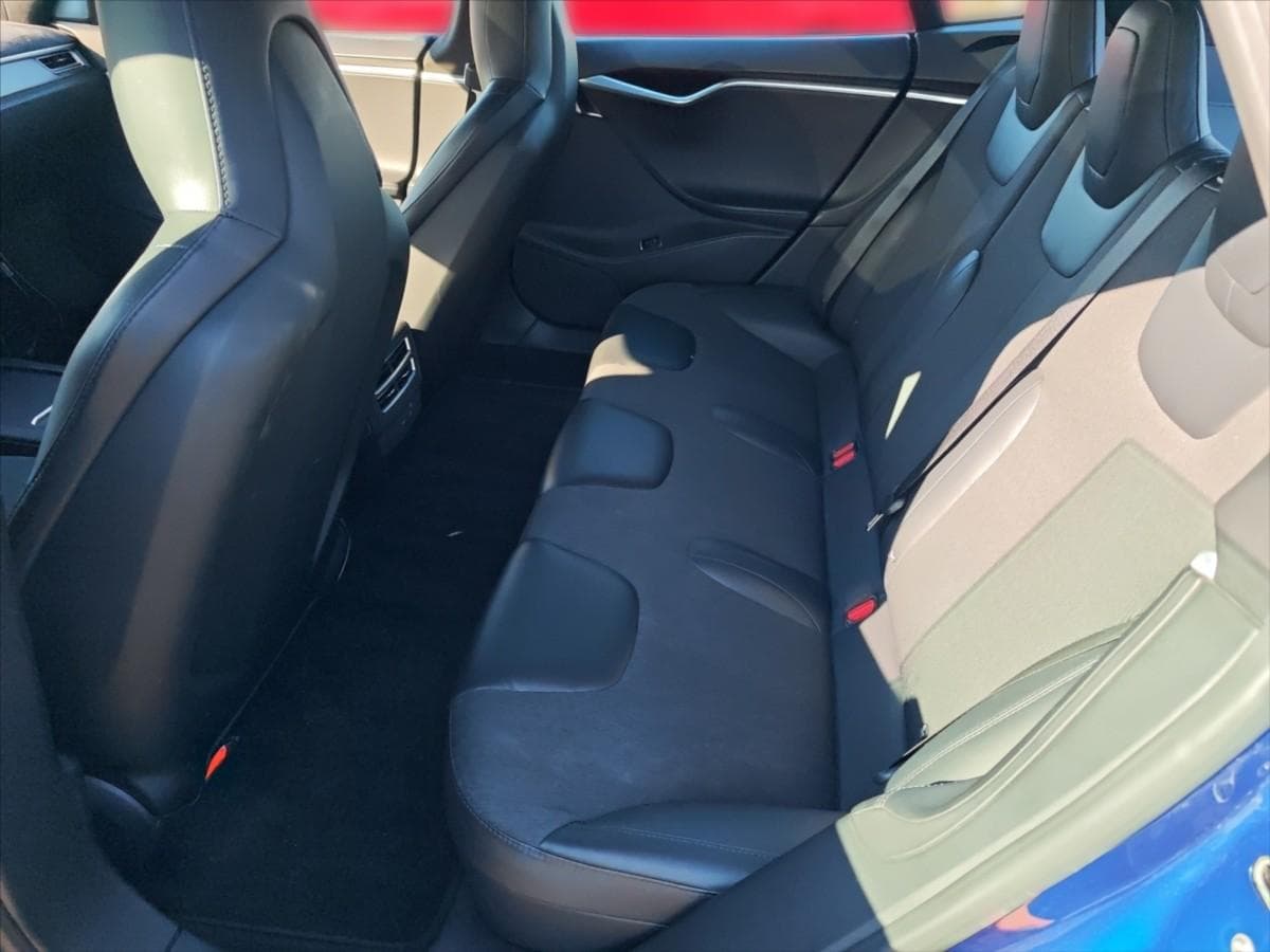 2016 Tesla Model S - 7