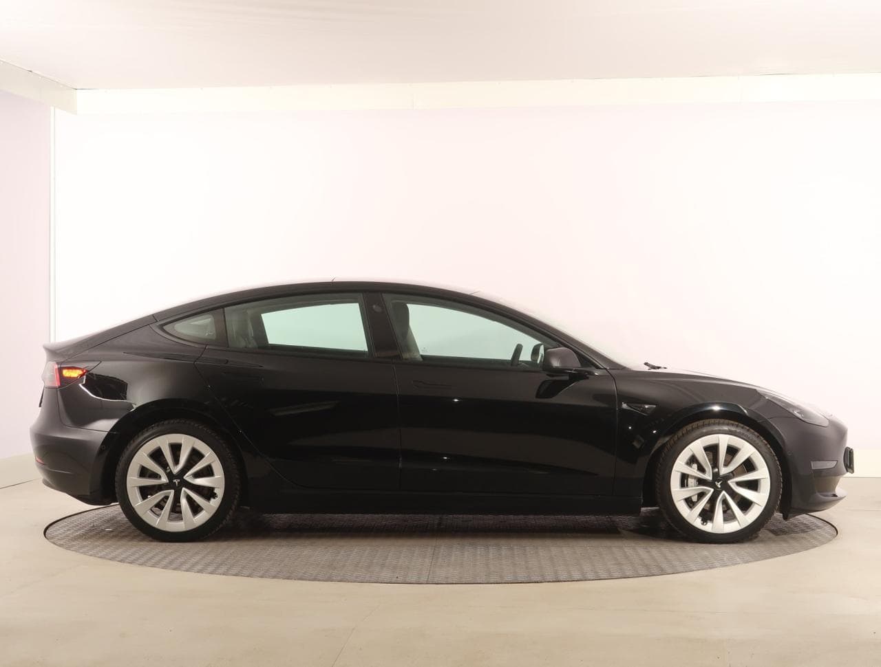 2021 Tesla Model 3 - 8