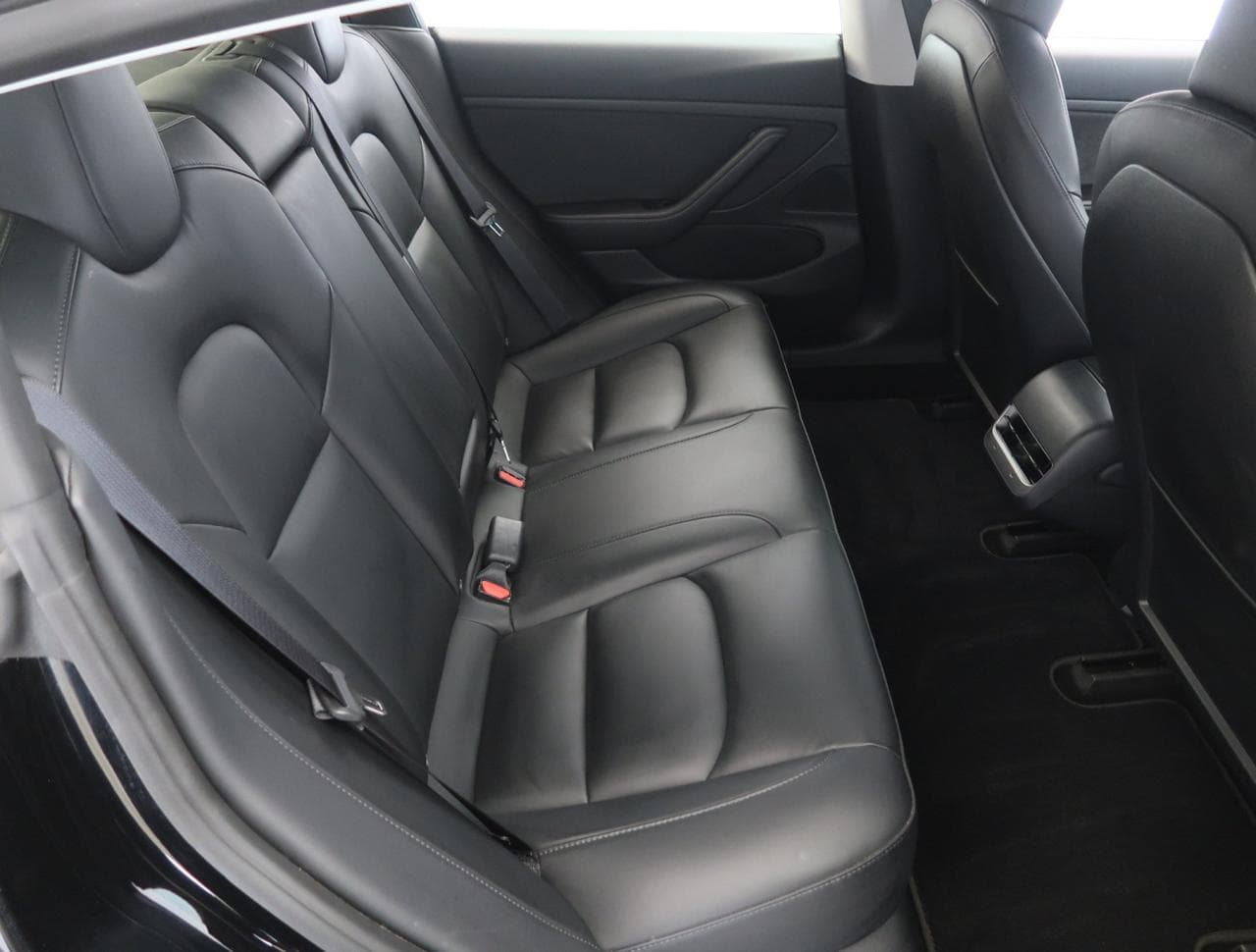 2020 Tesla Model 3 - 13