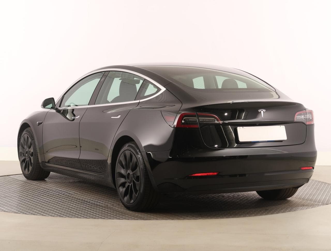 2020 Tesla Model 3 - 5