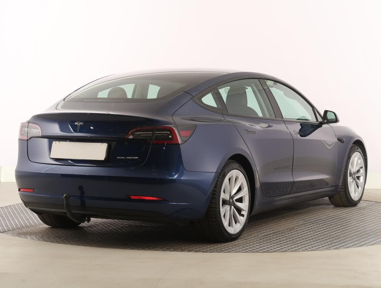 2020 Tesla Model 3 - 7