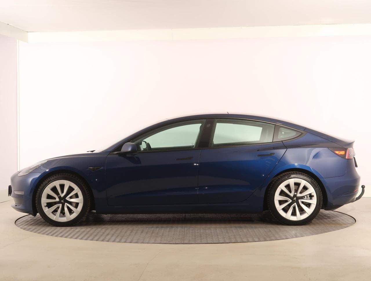 2020 Tesla Model 3 - 4