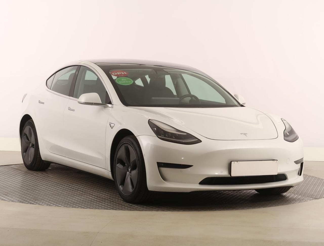 Tesla Model 3 Long Range 4WD 78kWh 361kW sedan