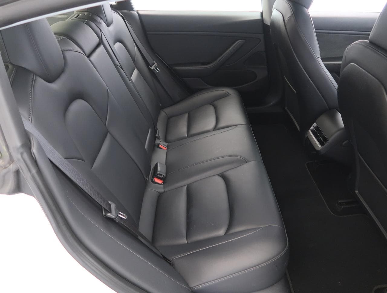 2020 Tesla Model 3 - 13